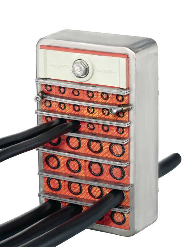 Moduły kablowe CFS-T EMC Moduły zapewniające kompatybilność elektromagnetyczną, do kabli/rur w ramie przejściowej, gdy jest wymagana wysoka wodoszczelność, gazoszczelność oraz odporność ogniowa Aplikacje 1